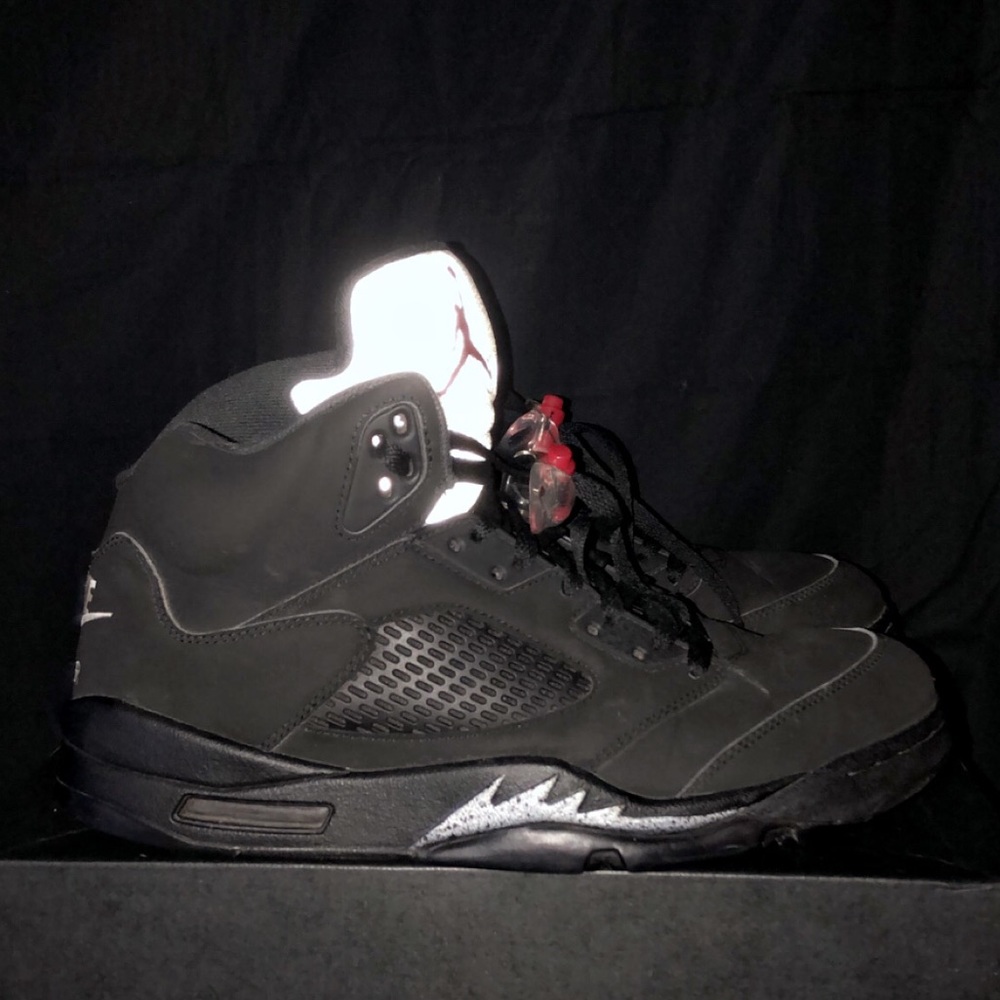 Jordan Retro 5 Black Metallic